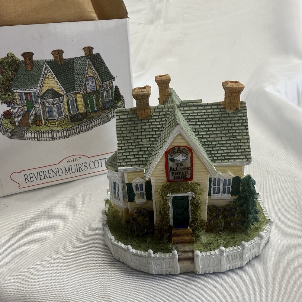 Liberty Falls Reverend Muir's Cottage AH157‎ NEW In Box Christmas Village 1998